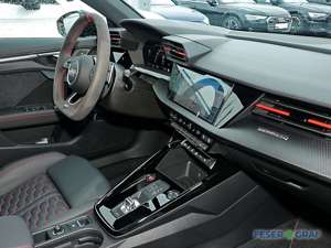 Audi RS3 Sportback Sport AGA ACC HUD Matrix Pano BO Bild 4