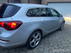Opel Astra J Bild 2