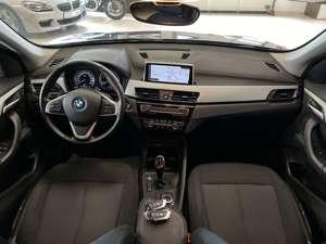 BMW X1 sDrive 18d Aut/Navi/LED/ParkAssist/KeyLessGo Bild 3