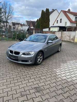 BMW 320 320i Bild 1