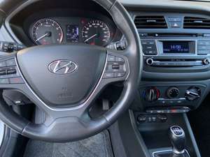 Hyundai i20 1.2 Trend Bild 3