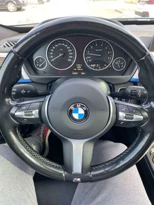 BMW 320 i, xDrive GT M-Sport/Aut/Pano/Carbon/8-Fach-Reifen Bild 5