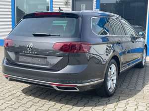 Volkswagen Passat Variant Elegance*LED*PANO*T-LEDER*CAM*AHK Bild 5