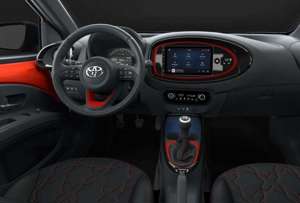 Toyota Aygo X 1.0 72 LED Kam SHZ PDC IACC AppCo MFL 18Z 53 kW... Bild 3