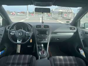 Volkswagen Golf GTI 2.0 DSG Automaik/18Zoll/GTI Sitze Bild 5