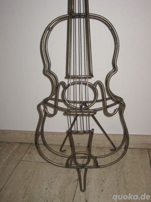 Kerzenständer in Cello-Form Bild 3