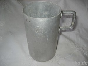 alter Becher aus Aluminium, Alubecher Becher mit Griff 1 Liter Henkelmann