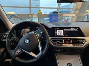 BMW 320 320i Lim. Advantage LivePro ACC ParkingAssist SH Bild 5