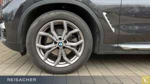 BMW X3 xDrive 20dA xLine Navi ACC LED StdHzg AHK Bild 3