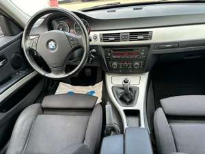 BMW 318 3 Lim. 318d BiXenon Climatronic SH WR PDC Bild 3