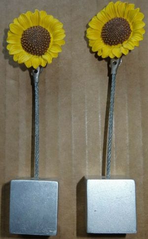 DT Kartenhalter 2 Stk Sonnenblumen Drahtseil Gesamthöhe 12 Klammer 1 Würfel 2,5 gut erhalten kaum be