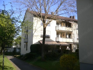 Helle, großzügige 3-Zimmerwohnung mit Balkon und Tiefgaragenstellplatz in ruhiger Lage in Altperlach