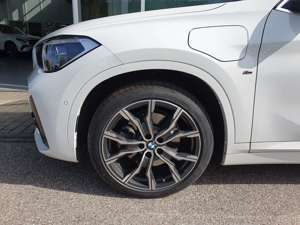 BMW X1 xDrive25e *M-Sport*NAVI*Kamera*LED*Sportsitze Bild 4