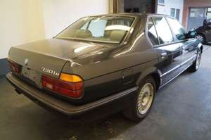BMW 730 i E32/1993/V8/LEDER/TÜV MAI-2025! Bild 4