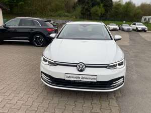 Volkswagen Golf VIII Variant Style+Navi+SHZ+ACC+TOP Bild 2