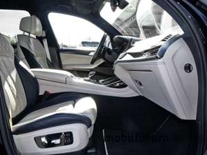BMW X7 d Night Vision Klimasitze AHK ACC StandHZG Bild 2