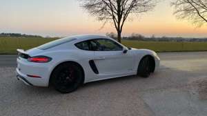 Porsche Cayman GTS 2.5, Schalter, Klappensteuerung, Design Heck Bild 3
