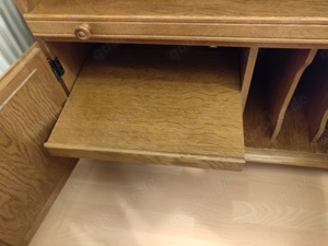 TV-Schrank aus Massivholz Bild 5