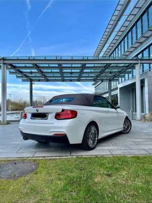 BMW 220 i Steptronick Cabrio M Sport Bild 4