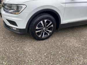 Volkswagen Tiguan IQ.DRIVE 2.0TDI AHK ACC Navi Sitzh Climat Bild 5
