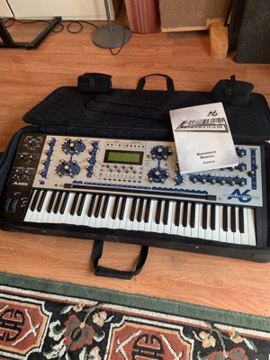 Alesis Andromeda A6 Synth mit Pedal und Bedienungsanleitung