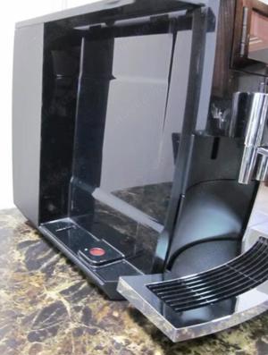 Jura E8 Einzelportionskaffee-Espressomaschine Bild 4