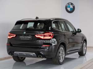 BMW X3 xD30i LuxuryLine Panorama Kamera HUD HiFi AHK Bild 5