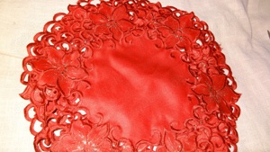 TWL Weihnachtsdecke Tischdeckchen klein 2Stk rot rund  38 cm kaum benutzt gut erhalten Dekoration Ti Bild 4