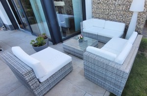 Lounge Ecke grau-weiß für den Gartenbereich Bild 4