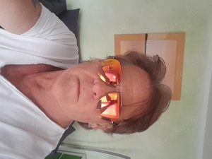 Suche jüngere und schlanke Frau für innige Beziehungen!