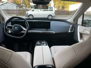 BMW iX 40 xDrive Sport Bild 4