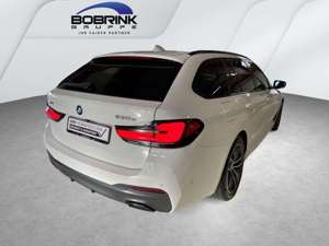 BMW 530 e xDrive Touring M Sportpaket Pano HK Laser A Bild 3