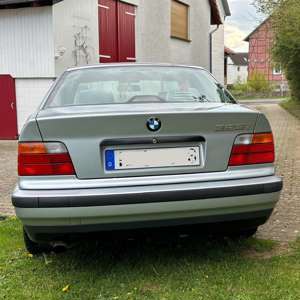 BMW 323 - Originalzustand - Youngtimer Bild 2