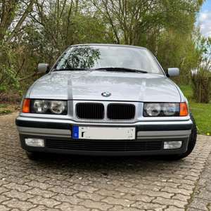 BMW 323 - Originalzustand - Youngtimer Bild 3