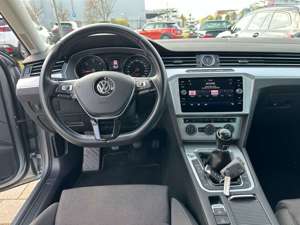 Volkswagen Passat Lim. Comfortline BMT/Start-Stopp Bild 3