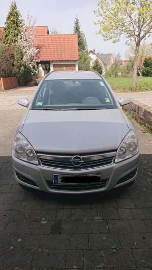 Opel Astra Kombi Limousine Bild 3