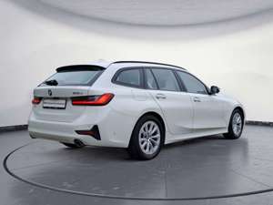 BMW 318 d Touring Advantage Aut. Standhzg. Klimaaut. Bild 3