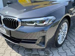 BMW 520 d Touring*LED*LEDER *HuD*4xKLIMA*R-KAMERA*SHZ*DAB* Bild 3