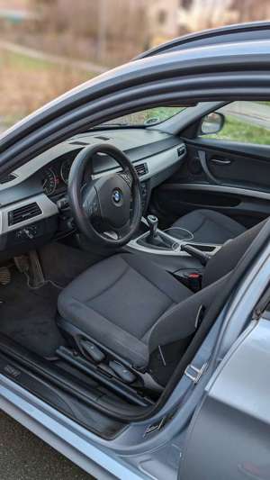 BMW 318 d Touring PANO/TEMPOMAT/SITZHEIZUNG Bild 3