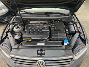 Volkswagen Passat 2.0 TDI (BlueMotion Technology) DSG Highline Bild 3