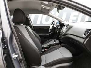 Hyundai i20 Trend 1.2 Benzin Bluetooth Klima Einparkhilfe Bild 4