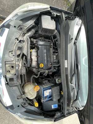 Opel Corsa 1.2 16V Bild 4