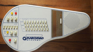  Omnichord OM-27 mit Hülle und Gebrauchsanweisung Defekt an Bastler!!!