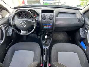 Dacia Duster Laureate 4x2 Navi Bluetooth AhK Klima Bild 4