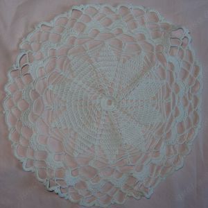 TW Tischdecke Häkeldeckchen weiß Handarbeit Baumwolle 33 Dekoration einwandfrei erhalten Tischwäsch