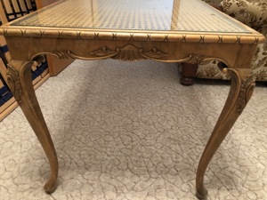 Holztisch im Chippendale Stil  Bild 3