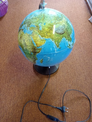 Globus mit Beleuchtung,Erde,Länder,Landkarte,Welt