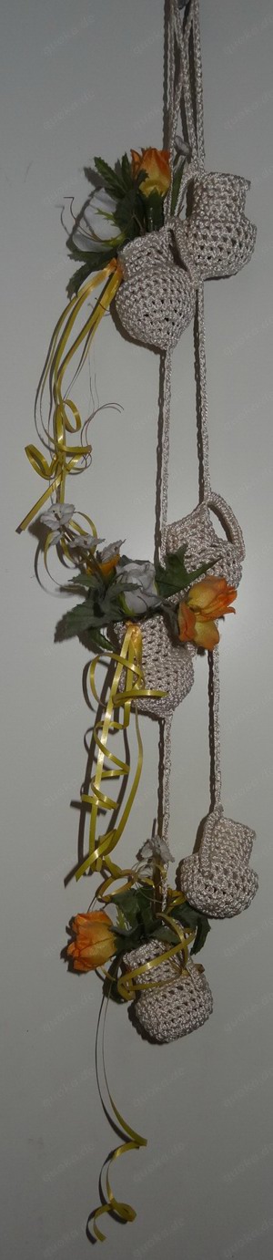 D Handarbeit Häkelarbeit 2x Sektkorken umhäkelt Krugform Deko an der Kordel 45+40 Dekoration Bastela