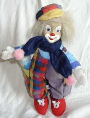 D04L Clownfigur Gesicht aus Keramik stehend Schulkind 34cm Sammelfigur sehr gut erhalten 