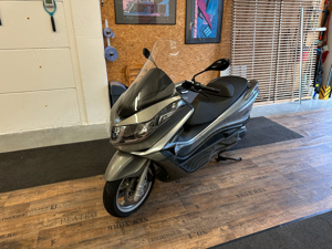 X10 Piaggio 350ccm Bild 7